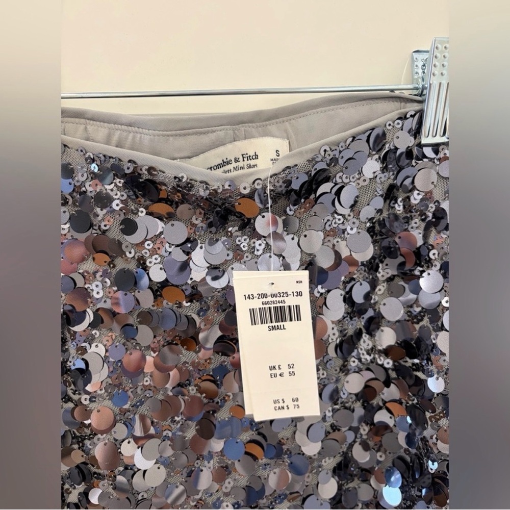Abercrombie & Fitch Scarlett Sequin
Mini Skort - Picture 8 of 13
